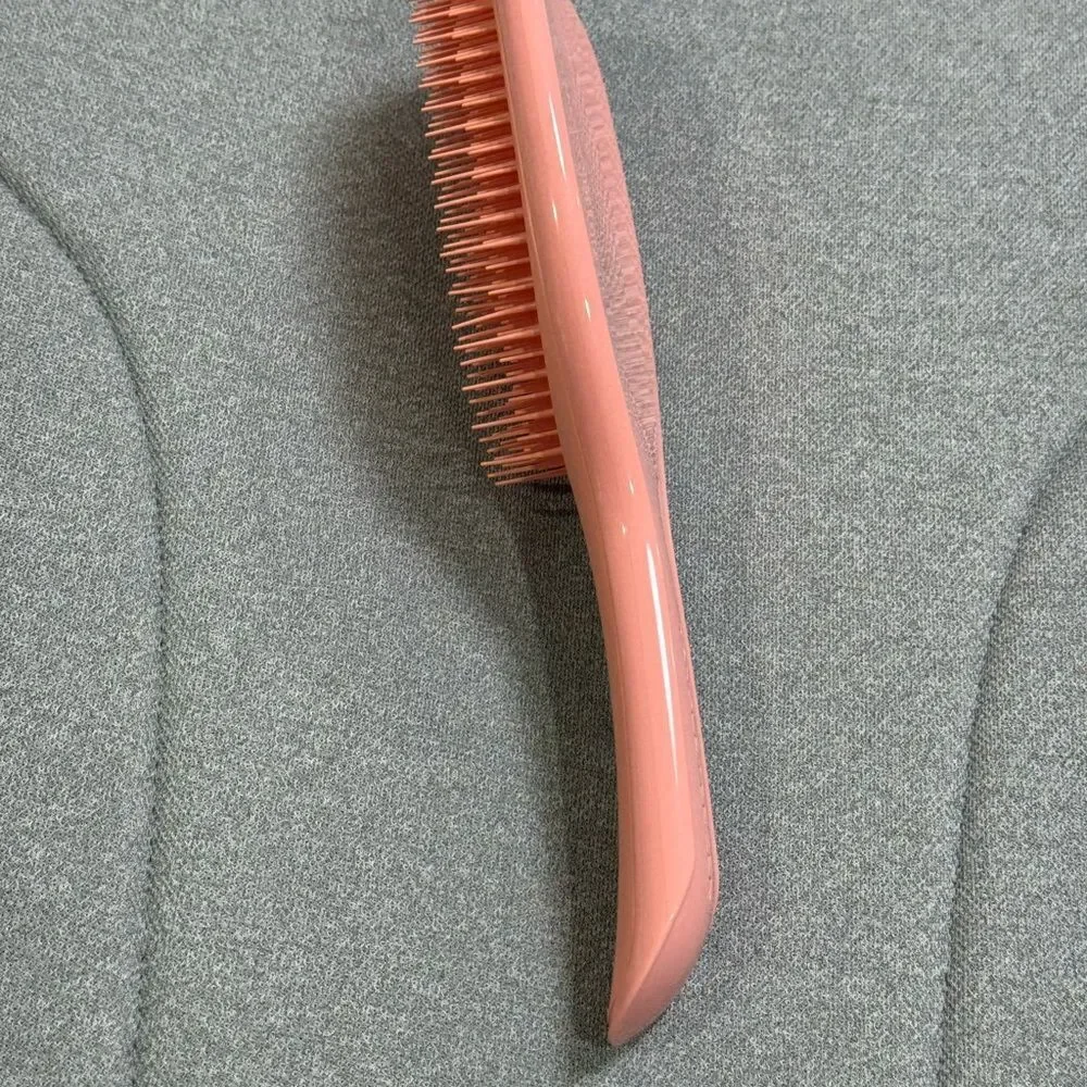 Tangle Teezer Ultimate Detangler Hairbrush. Peach